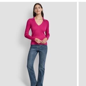 NEW- DKNY V-Neck Top- XXS